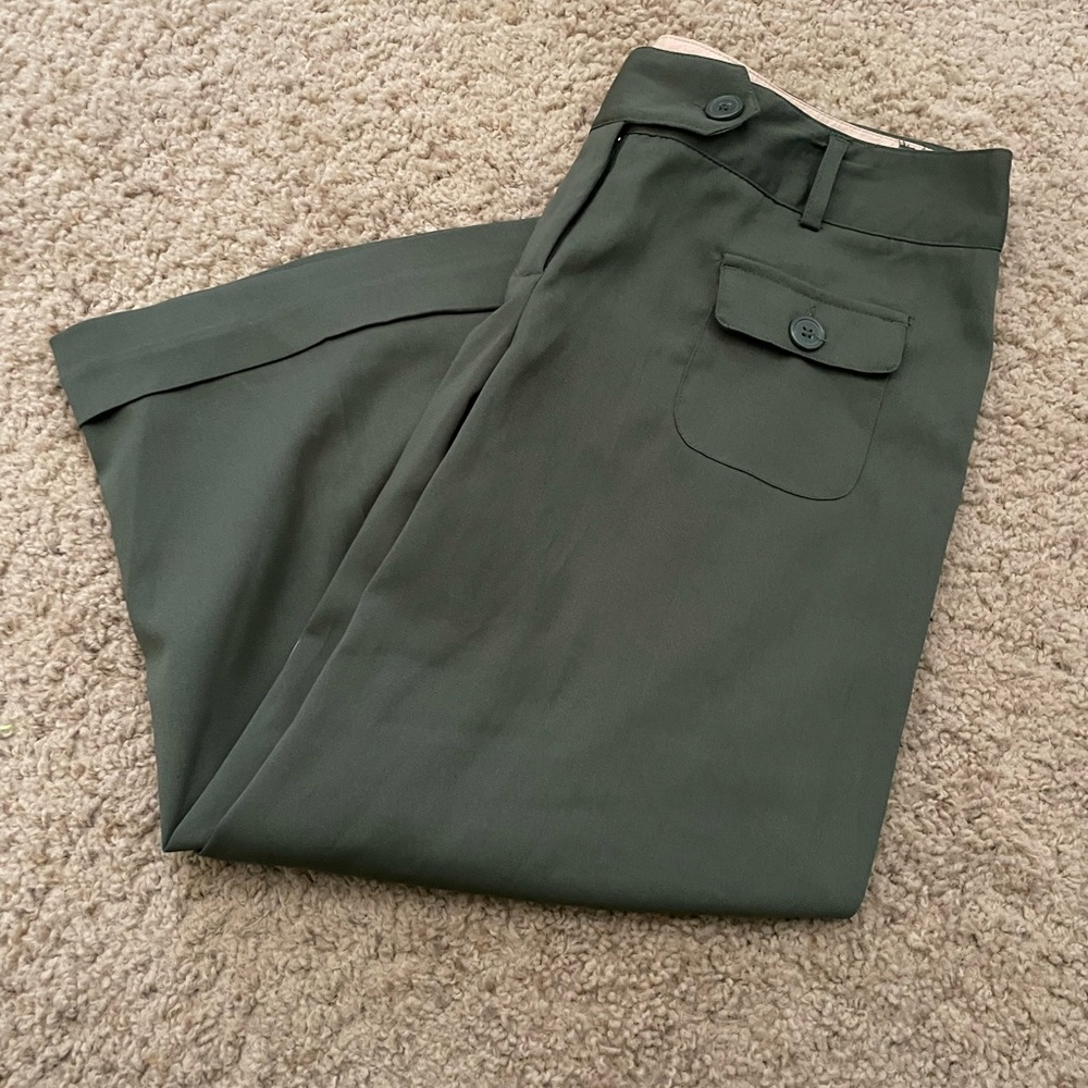 Guess Women's Dark Olive Green Capris